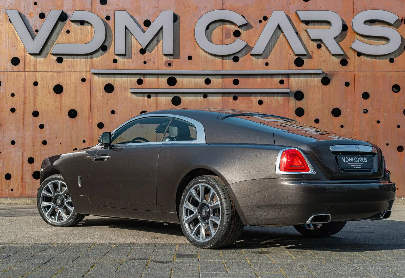 Rolls-Royce Wraith 6.6 V12 * MASSAGE * BESPOKE * DRIVE ASSIST+ *  - 134338