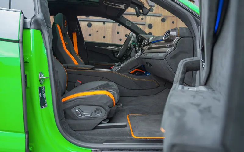 Lamborghini Urus 4.0 V8 Performante * AKRA * FULL CARBON * PANO *  - 105550