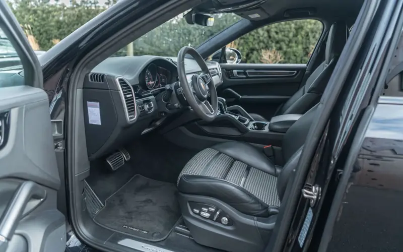 Porsche Cayenne Coupe S * CARBON pak * 1e Hand * Neue Wart - 131136