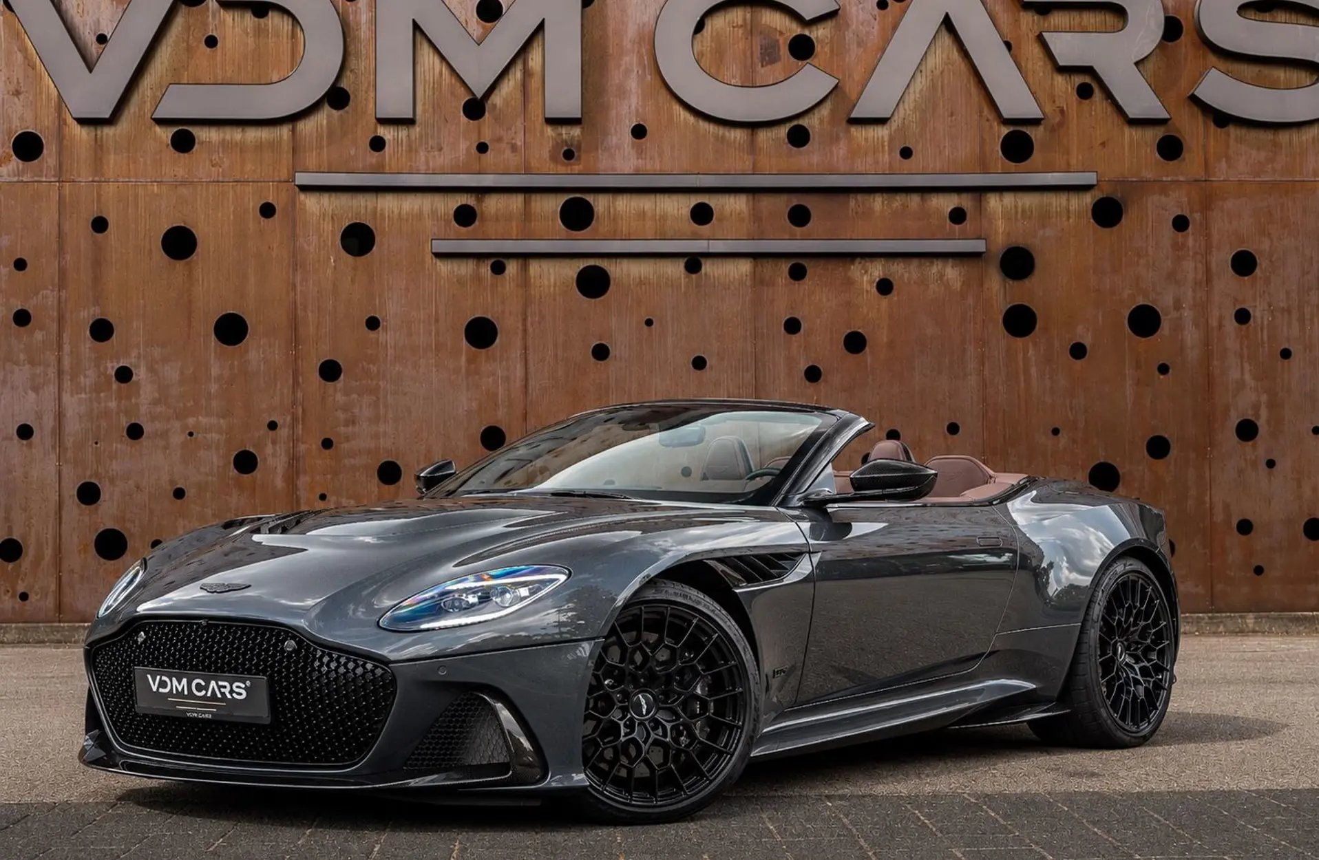 Aston Martin - DBS - 174411