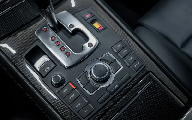 Audi S8 5.2 quattro * MASSAGE * LUFTFEDERUNG * CARBON *  - 168735