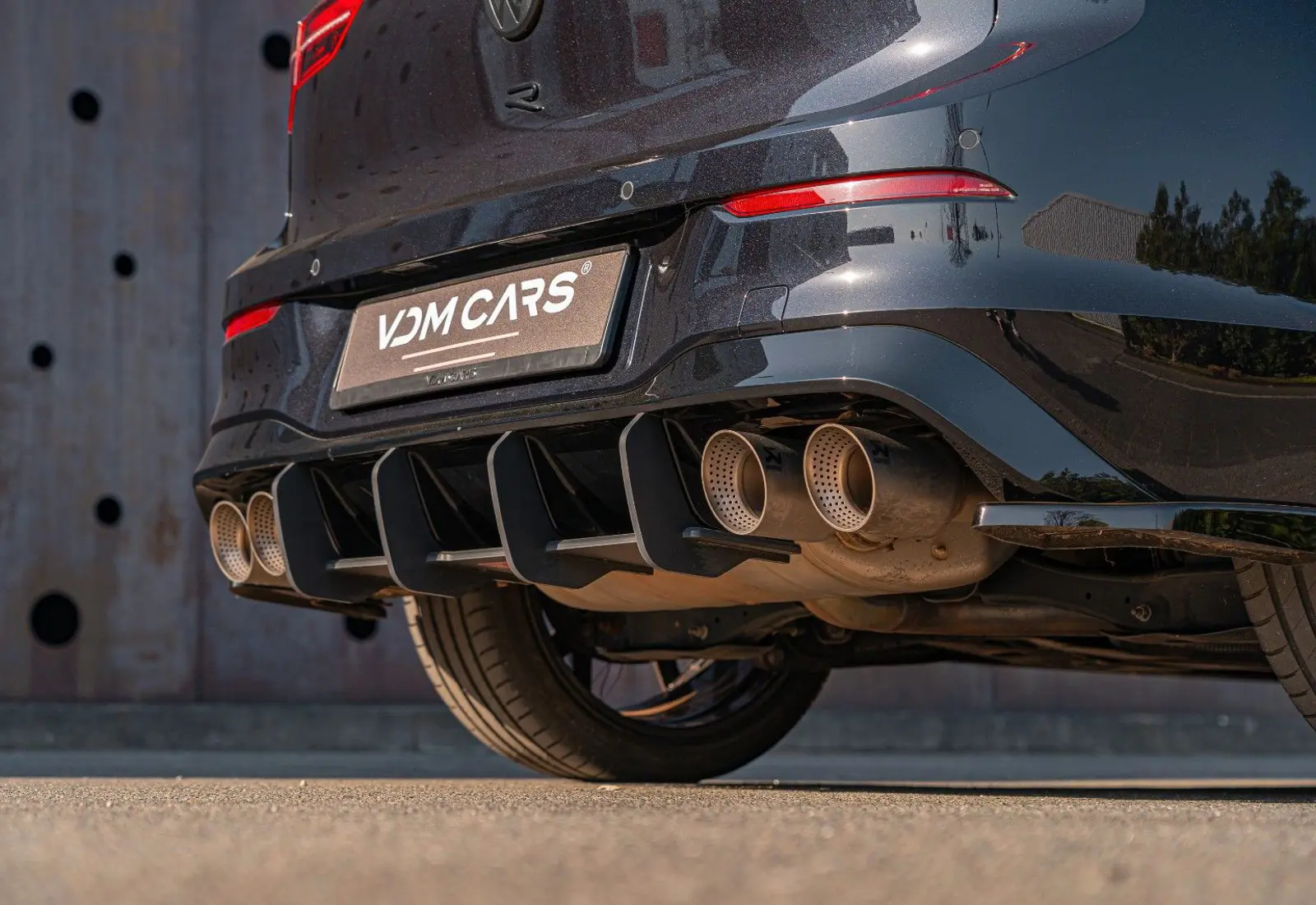 Volkswagen Golf VIII R * PERFORMANCE * AKRA * PANO * HUD * MAXTON * VO - 133467