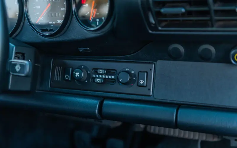 Porsche 964 Carrera RS * 32.500KM * Restauriert * Indisch Rot - 135777