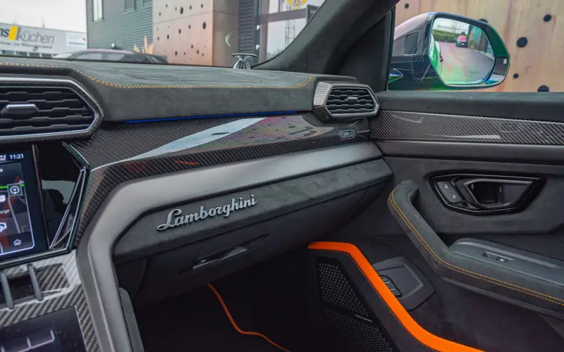 Lamborghini Urus 4.0 V8 Performante * AKRA * FULL CARBON * PANO *  - 105547