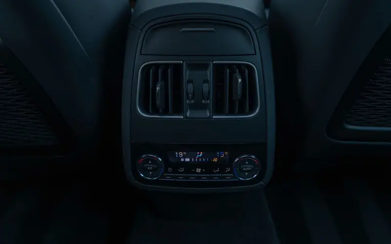 Maserati Levante Diesel * 1. HAND * SERVICE NEU * PANO * ACC * 360 - 122446