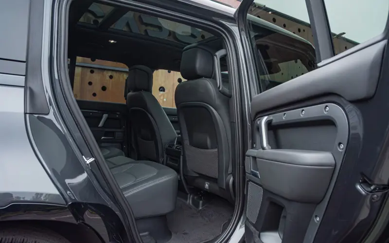 Land Rover Defender 3.0 D300 MHEV HSE 110 * MERIDIAN * PANO *  - 84870