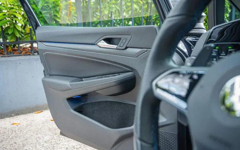 Volkswagen Golf VIII R 4Motion * AKRAPOVIC * STAGE 2 * PANO * PERF - 127689