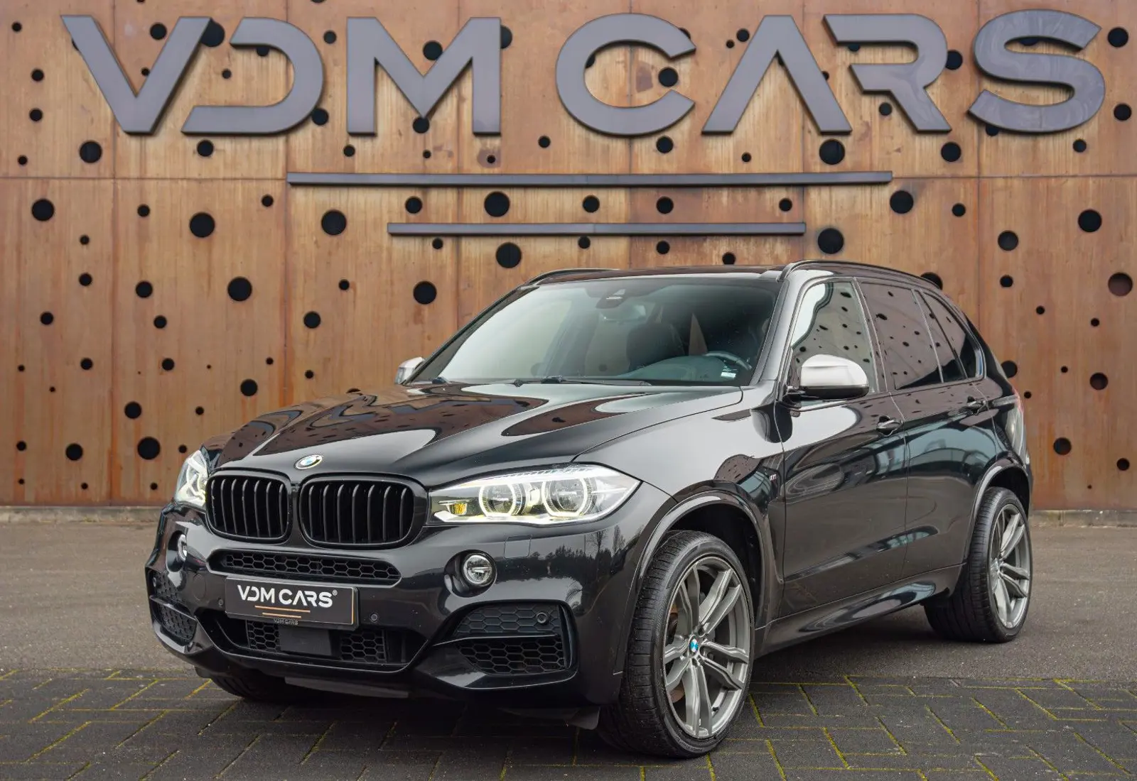 BMW X5 M50 d * PANO * SOFT-CLOSE * HARMAN * SHADOW * INNOVAT *  - 78390