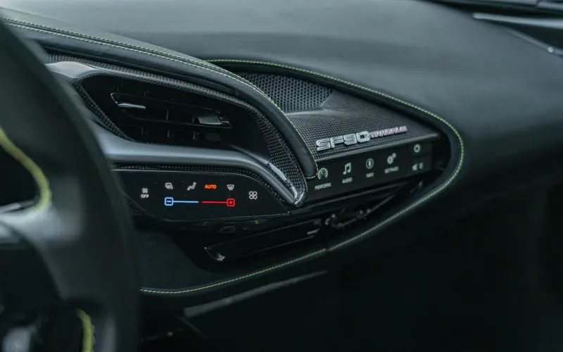 Ferrari SF90 Stradale * ATELIER * GIALLO TRIPLO * CARBON * TAILO - 138986