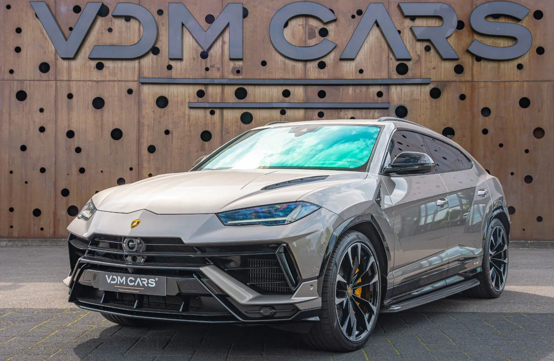 Lamborghini - Urus - 129927