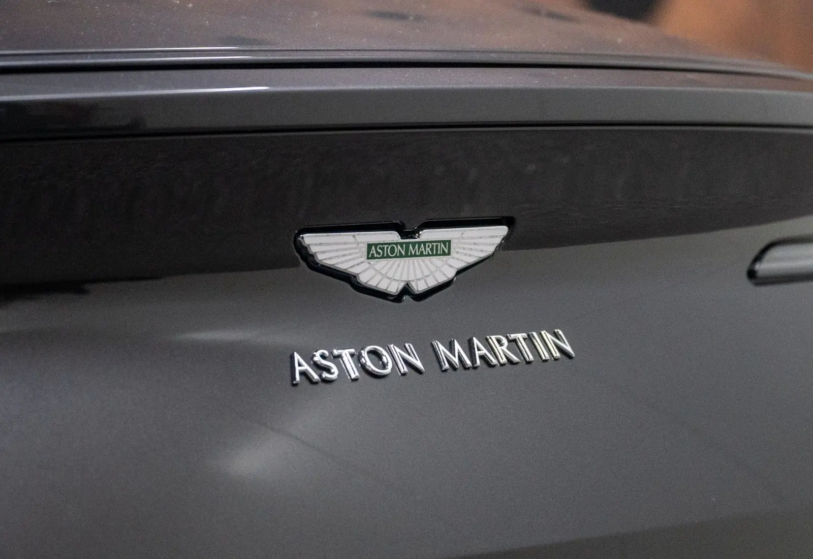 Aston Martin DB11 4.0 V8 * 9.564 km * INSPEKTION NEU * B&amp;O * 360 *  - 168061