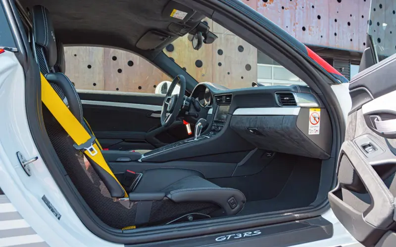 Porsche 911 GT3 RS * 923 KM * 1. BESITZER * PCCB * CARBON * MWST - 104640