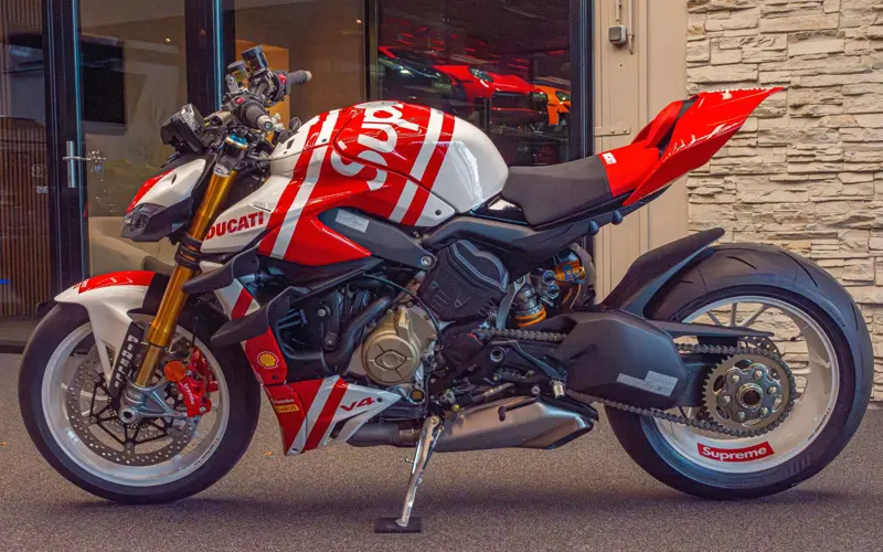 Ducati Streetfighter V4 Supreme. * 1 OF 250 LIMITED ED - 105570