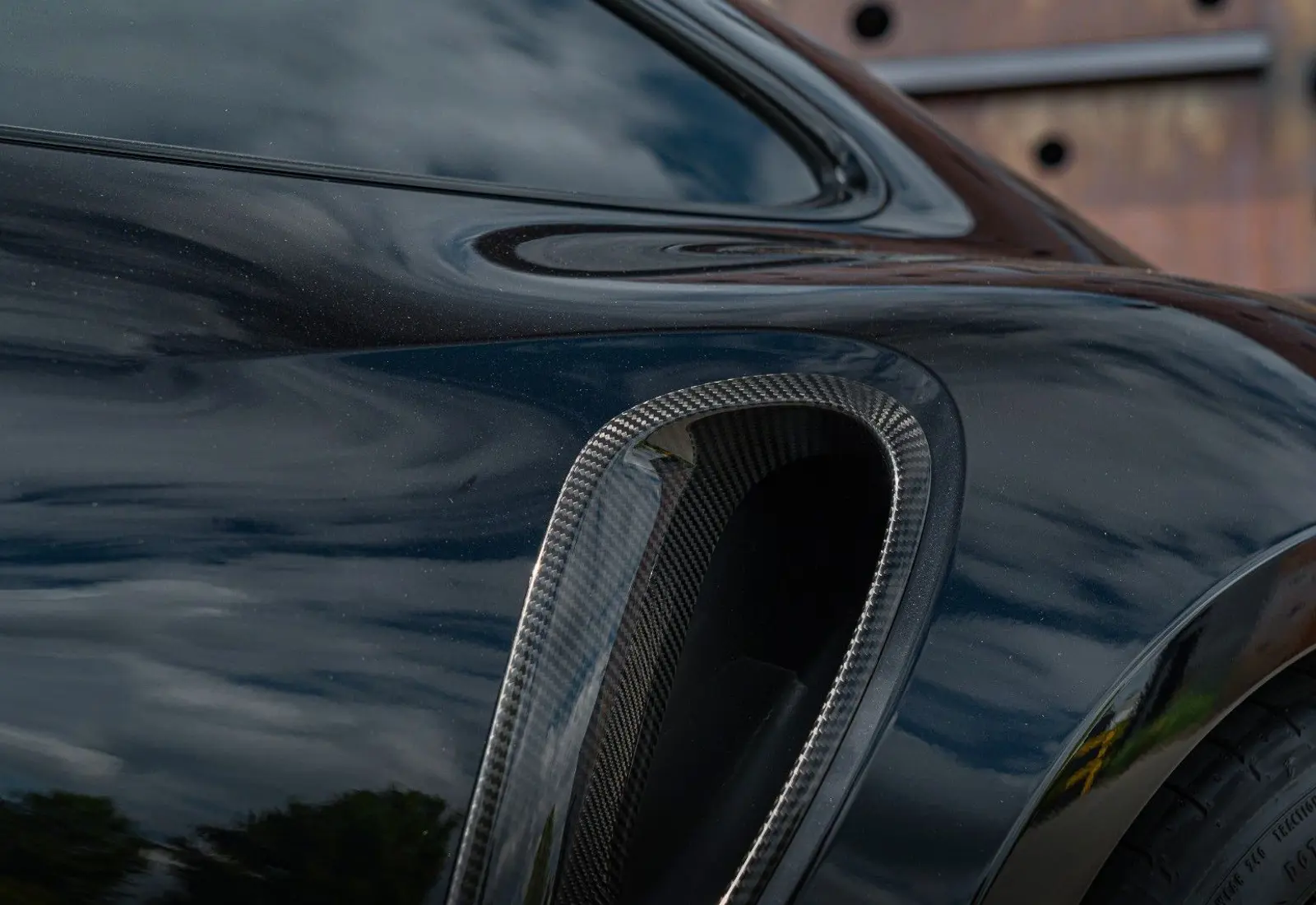 Porsche 911 Turbo S * 992.2 * MY26 * SPORTDES * CARBON EXTERIOR - 146903